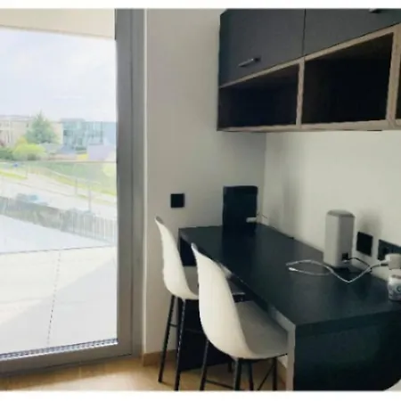 In Center With Terrace&parking-cd4 *