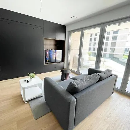 In Center With Terrace&parking-cd4 Appartement *