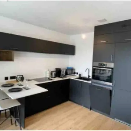 Appartement In Center With Terrace&parking-cd4 *